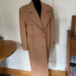 Camel Coloured 100% Wool Peacoat with Wide Lapels and Double-Breasted Design.